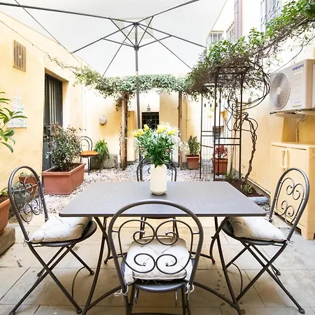 Madalina With Garden Apartman