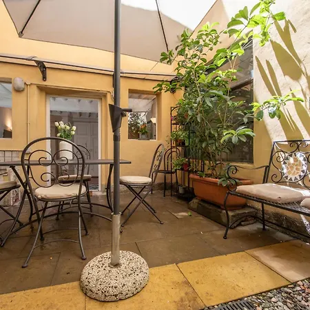 Madalina With Garden Apartman Lucca