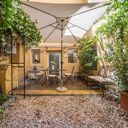 Madalina With Garden Apartman Lucca